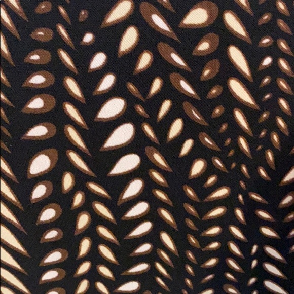 FLATTERING WRAP DRESS - Picture 4 of 4